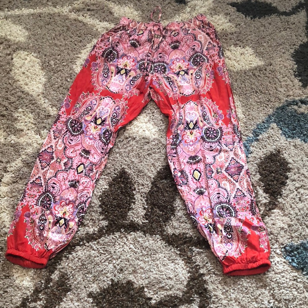 💥3/$15 Floral Joggers